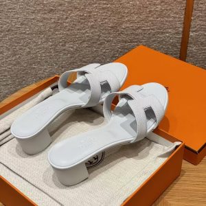 Alternative view of Hermes Oasis Sandal Women High Heel Sandal in Epsom Heritage Calfskin Blue Chacier