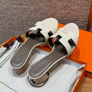 Alternative view of Hermes Oasis Sandal Women High Heel Sandal in Epsom Heritage Calfskin Craie