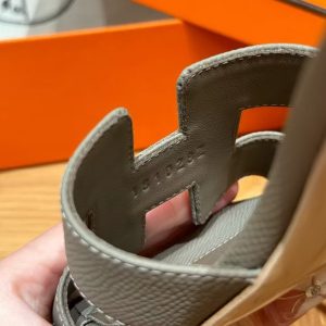 Hermes Oasis Sandal Women High Heel Sandal in Epsom Heritage Calfskin Gris Asphalte - Image 7