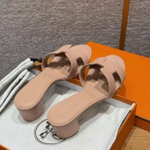 Alternative view of Hermes Oasis Sandal Women High Heel Sandal in Epsom Heritage Calfskin Pelino Beige