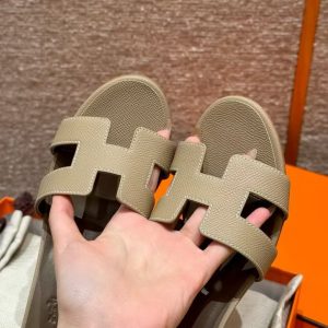 Hermes Oasis Sandal Women High Heel Sandal in Epsom Heritage Calfskin Trench Etoupe - Image 10