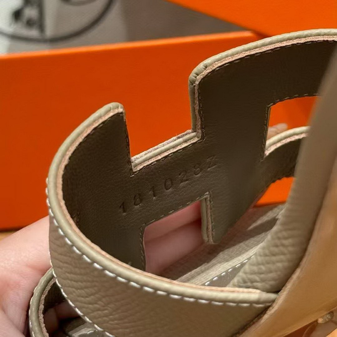 Hermes Oasis Sandal Women High Heel Sandal in Epsom Heritage Calfskin Trench Etoupe - Image 7