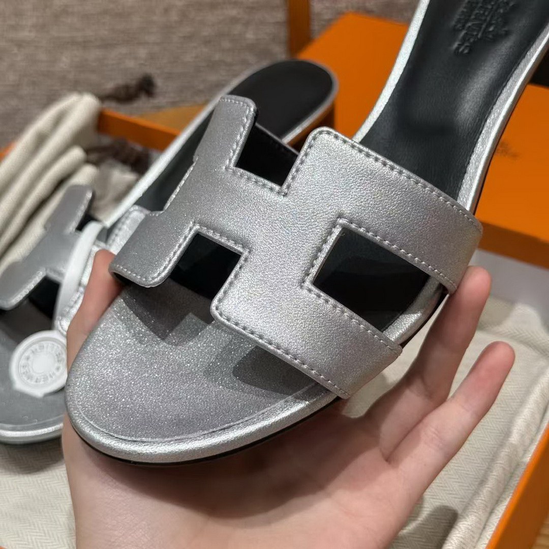 Hermes Oasis Sandal Women High Heel Sandal in Goatskin with Metallic Finish Gris Argenté H261186Z 52350 - Image 2