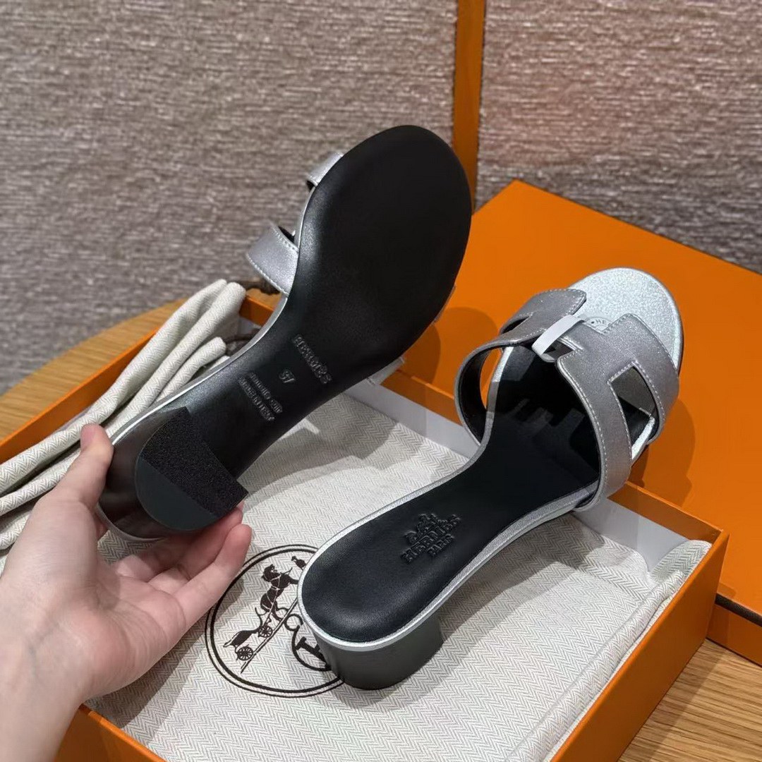 Hermes Oasis Sandal Women High Heel Sandal in Goatskin with Metallic Finish Gris Argenté H261186Z 52350 - Image 12