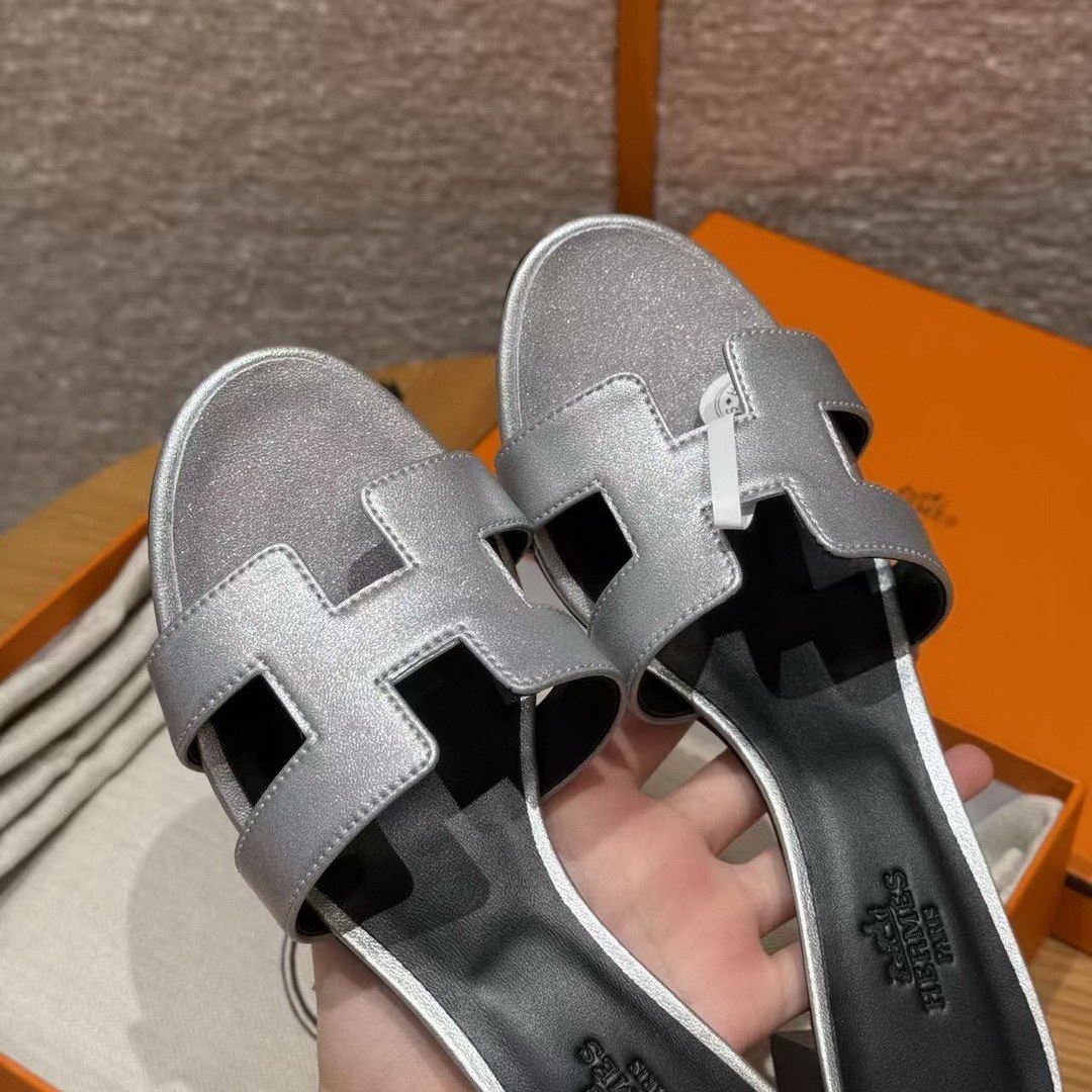 Hermes Oasis Sandal Women High Heel Sandal in Goatskin with Metallic Finish Gris Argenté H261186Z 52350 - Image 11