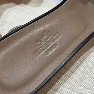 Hermes Oasis Sandal Women High Heel Sandal in Swift Calfskin Noir H071002Z 01340 - Image 12