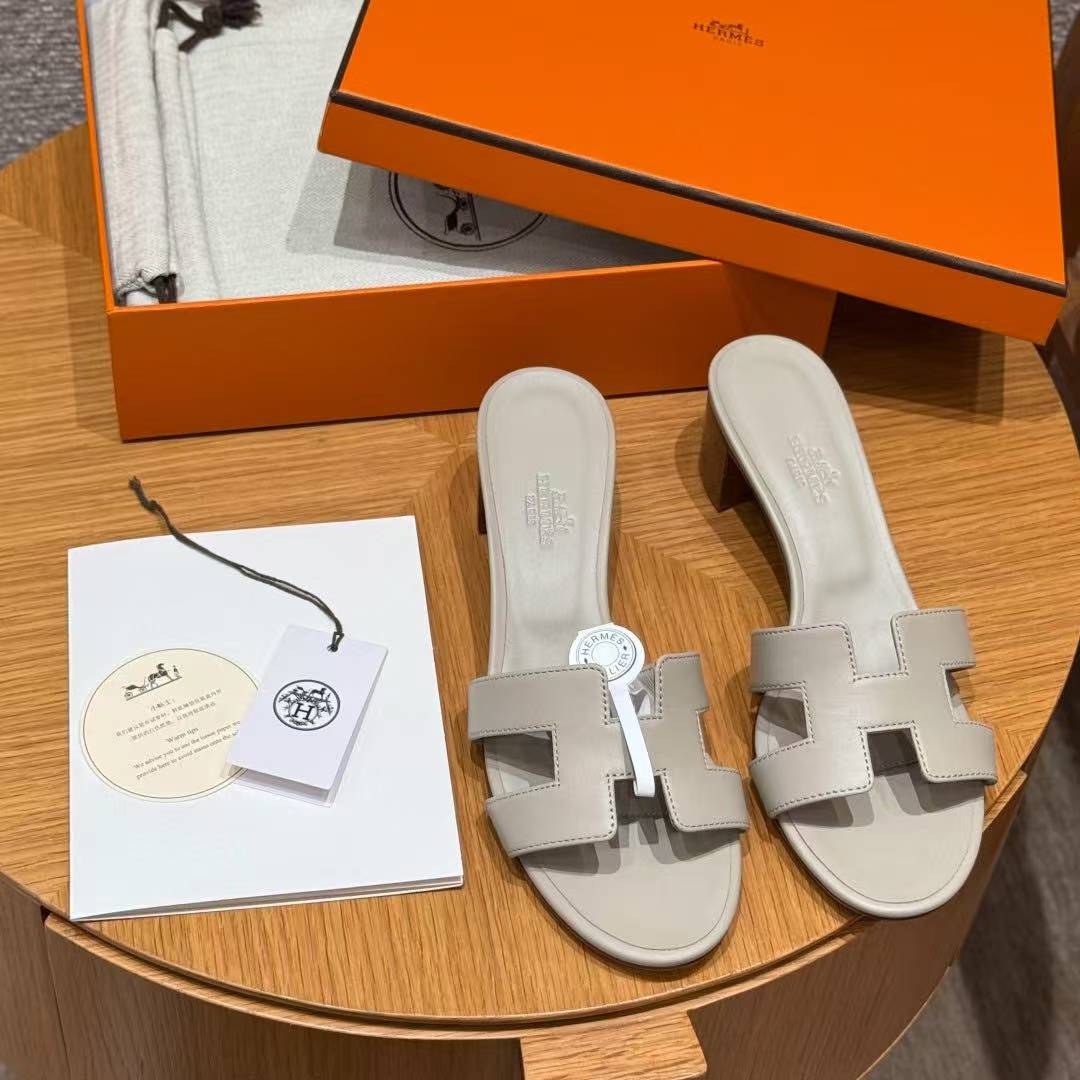 Hermes Oasis Sandal Women High Heel Sandal in Swift Calfskin Pebble Beige - Image 2