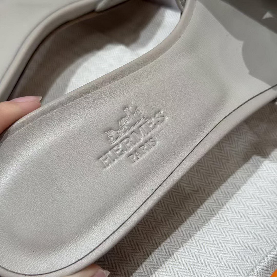 Hermes Oasis Sandal Women High Heel Sandal in Swift Calfskin Pebble Beige - Image 4