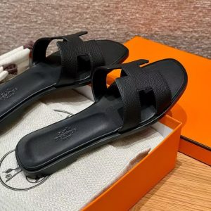 Alternative view of Hermes Oran Sandal Women Epsom Calfskin 89 Black