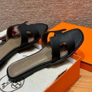 Alternative view of Hermes Oran Sandal Women Epsom Calfskin Black Etoupe