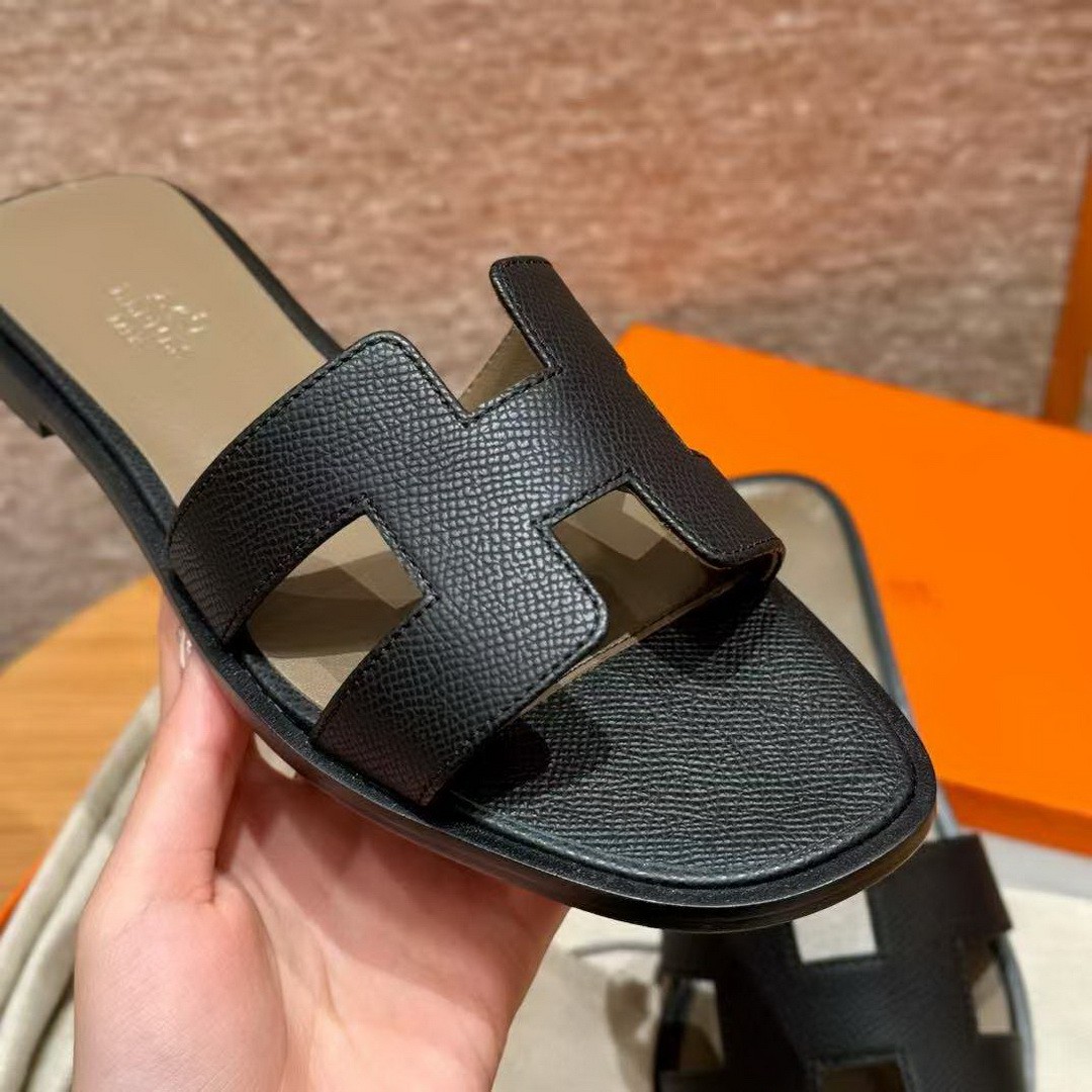 Hermes Oran Sandal Women Epsom Calfskin Black Etoupe - Image 9