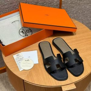 Hermes Oran Sandal Women Epsom Calfskin Black Etoupe - Image 4