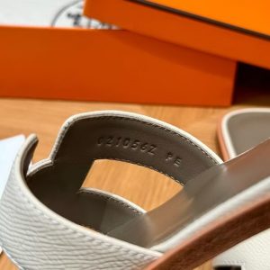 Hermes Oran Sandal Women Epsom Calfskin Craie Etoupe - Image 5