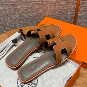 Alternative view of Hermes Oran Sandal Women Epsom Calfskin Gold Etoupe