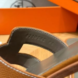 Hermes Oran Sandal Women Epsom Calfskin Gold Etoupe - Image 6