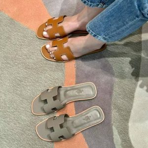 Hermes Oran Sandal Women Epsom Calfskin Gold Etoupe - Image 3