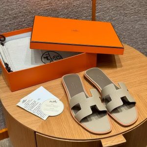 Hermes Oran Sandal Women Epsom Calfskin Trench Etoupe - Image 4