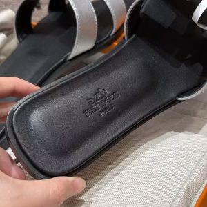 Hermes Oran Sandal Women Goatskin Gris Argenté H261297Z 52350 - Image 8