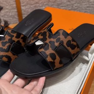 Hermes Oran Sandal Women Moire Calfskin Gold Noir H212177Z 20360 - Image 12