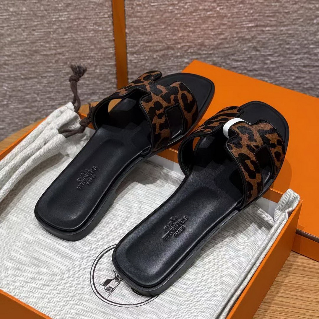 Hermes Oran Sandal Women Moire Calfskin Gold Noir H212177Z 20360 - Image 8