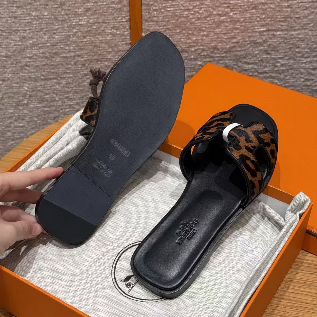 Hermes Oran Sandal Women Moire Calfskin Gold Noir H212177Z 20360 - Image 6