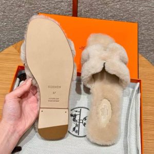 Hermes Oran Sandal Women Shearling Beige Camel - Image 10