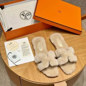 Hermes Oran Sandal Women Shearling Beige Camel - Image 9