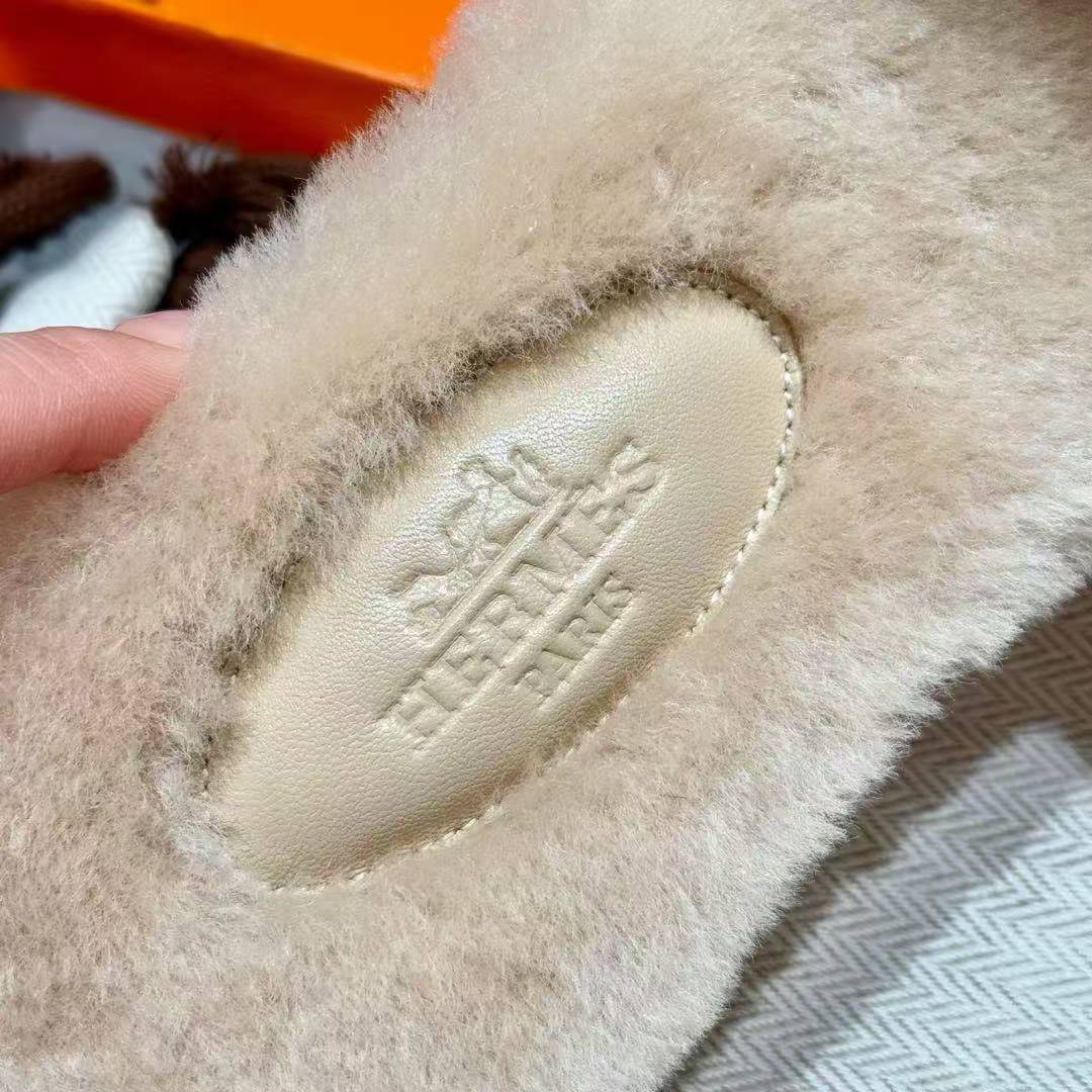 Hermes Oran Sandal Women Shearling Beige Camel - Image 5