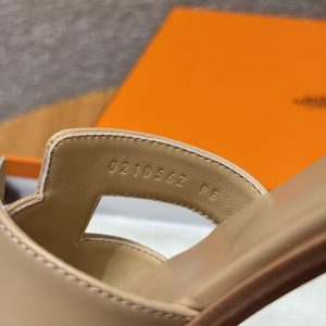 Hermes Oran Sandal Women Swift Calfskin Beige Albinos - Image 5