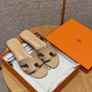 Hermes Oran Sandal Women Swift Calfskin Beige Albinos - Image 4