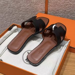 Alternative view of Hermes Oran Sandal Women Swift Calfskin Black Natural