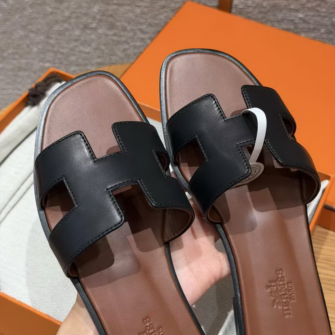 Hermes Oran Sandal Women Swift Calfskin Black Natural - Image 9