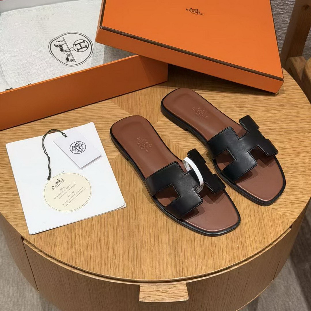 Hermes Oran Sandal Women Swift Calfskin Black Natural - Image 8