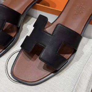 Hermes Oran Sandal Women Swift Calfskin Black Natural - Image 7