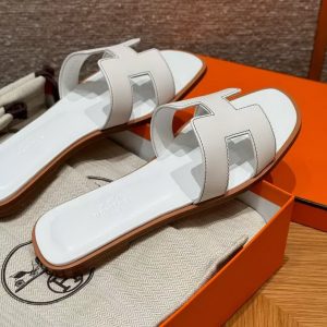 Alternative view of Hermes Oran Sandal Women Swift Calfskin Blanc H021056Z 02340