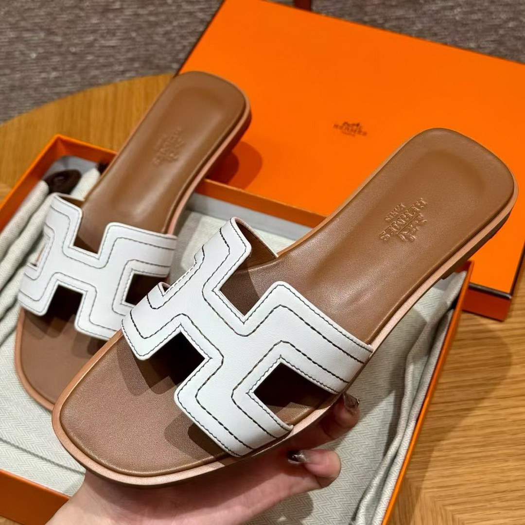 Hermes Oran Sandal Women Swift Calfskin Blanc Natural - Image 2
