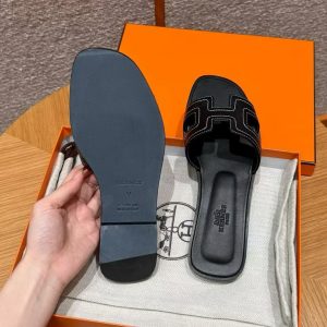 Hermes Oran Sandal Women Swift Calfskin Blanc Noir - Image 12