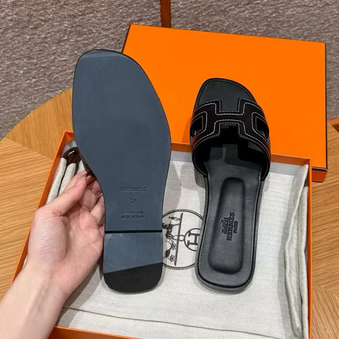 Hermes Oran Sandal Women Swift Calfskin Blanc Noir - Image 12