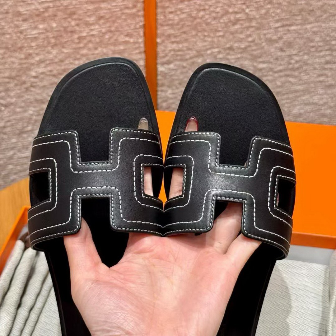 Hermes Oran Sandal Women Swift Calfskin Blanc Noir - Image 9