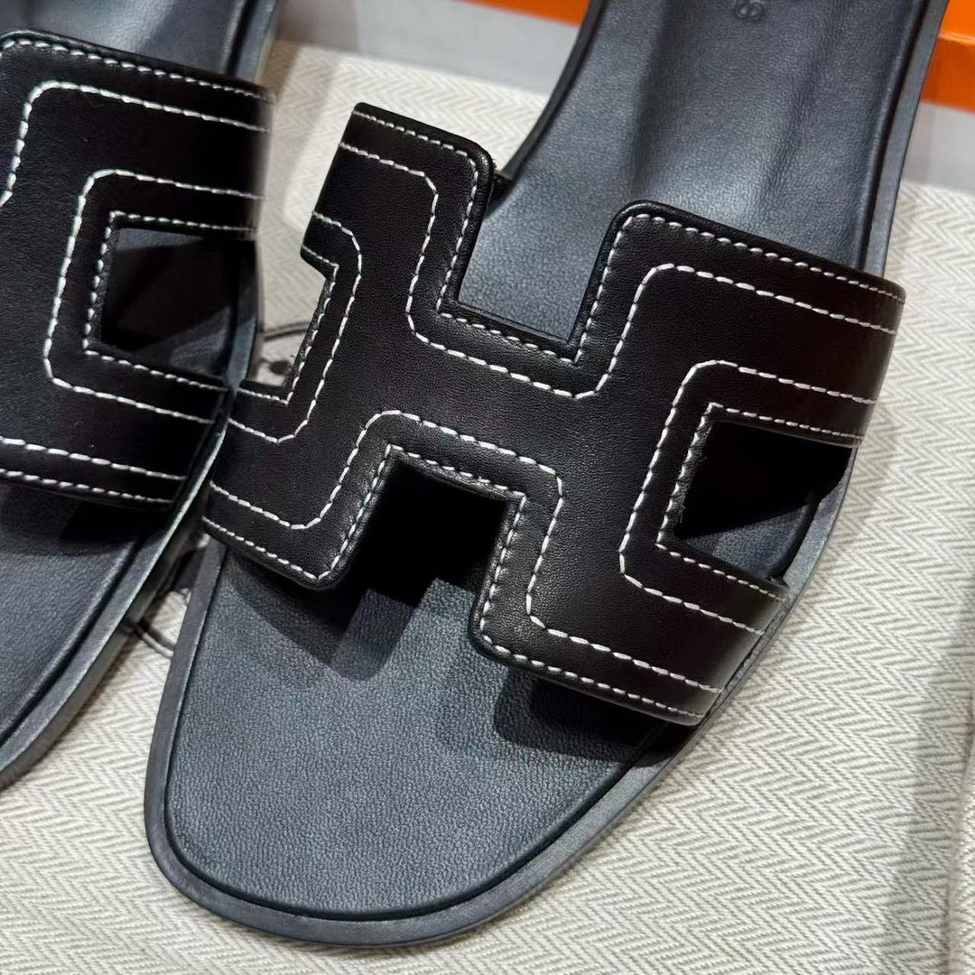 Hermes Oran Sandal Women Swift Calfskin Blanc Noir - Image 6