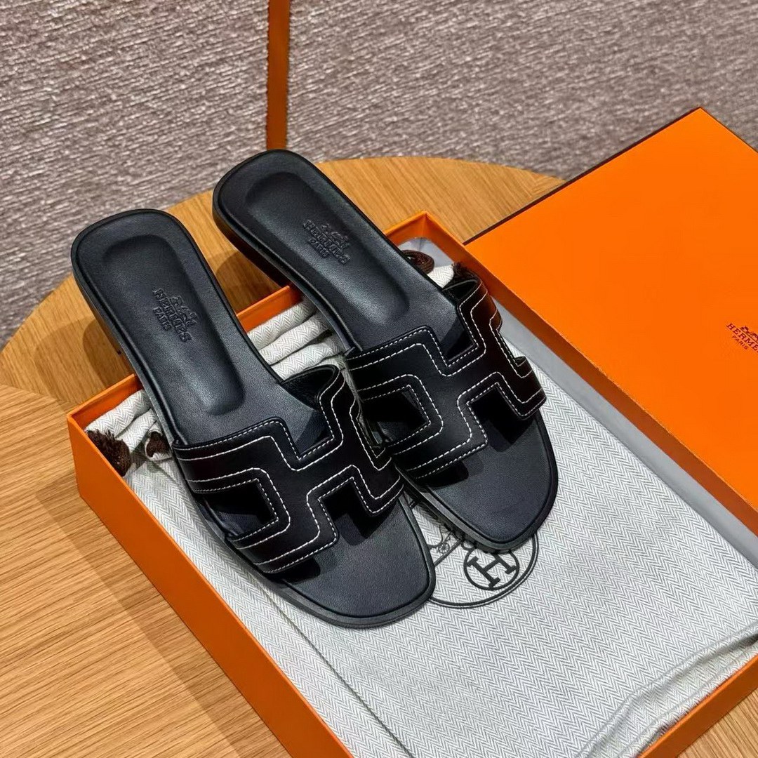 Hermes Oran Sandal Women Swift Calfskin Blanc Noir - Image 3