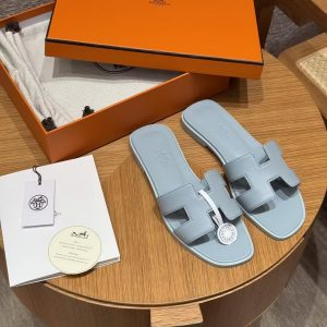 Hermes Oran Sandal Women Swift Calfskin Bleu Glacier H202230Z 18360 - Image 10