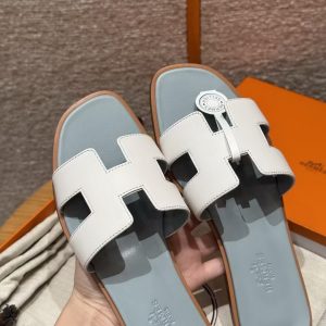 Hermes Oran Sandal Women Swift Calfskin Bleu Glacier White - Image 6
