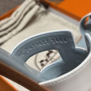 Hermes Oran Sandal Women Swift Calfskin Bleu Glacier White - Image 4