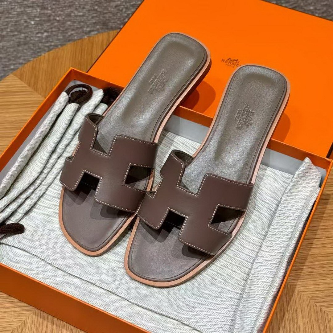 Hermes Oran Sandal Women Swift Calfskin Etoupe H202230Z X3360