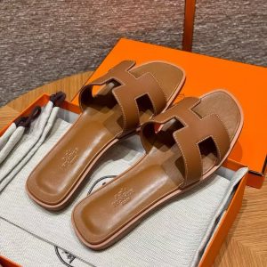 Alternative view of Hermes Oran Sandal Women Swift Calfskin Gold H021056Z 03340