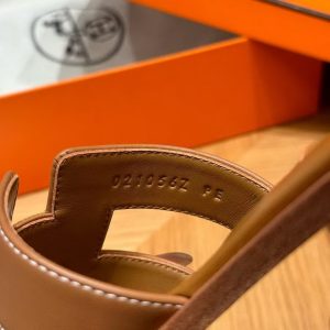 Hermes Oran Sandal Women Swift Calfskin Gold H021056Z 03340 - Image 6
