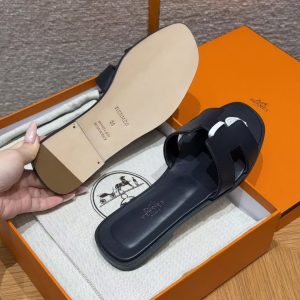 Hermes Oran Sandal Women Swift Calfskin Marine H202230Z I2365 - Image 10