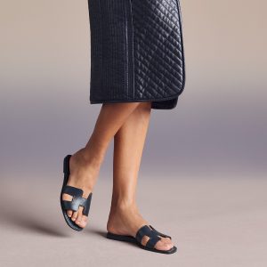 Hermes Oran Sandal Women Swift Calfskin Marine H202230Z I2365 - Image 3