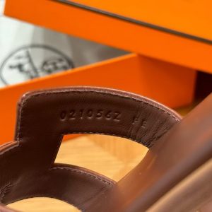 Hermes Oran Sandal Women Swift Calfskin Rouge Sellier - Image 4